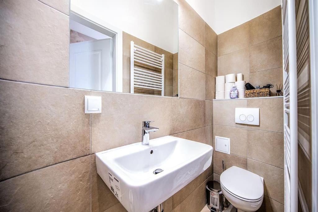 Cozy Apartment Studio Вена Экстерьер фото